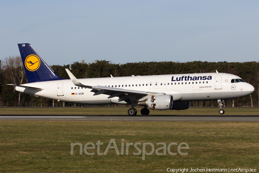 Lufthansa Airbus A320-214 (D-AIUB) | Photo 71256