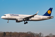 Lufthansa Airbus A320-214 (D-AIUB) at  Hamburg - Fuhlsbuettel (Helmut Schmidt), Germany