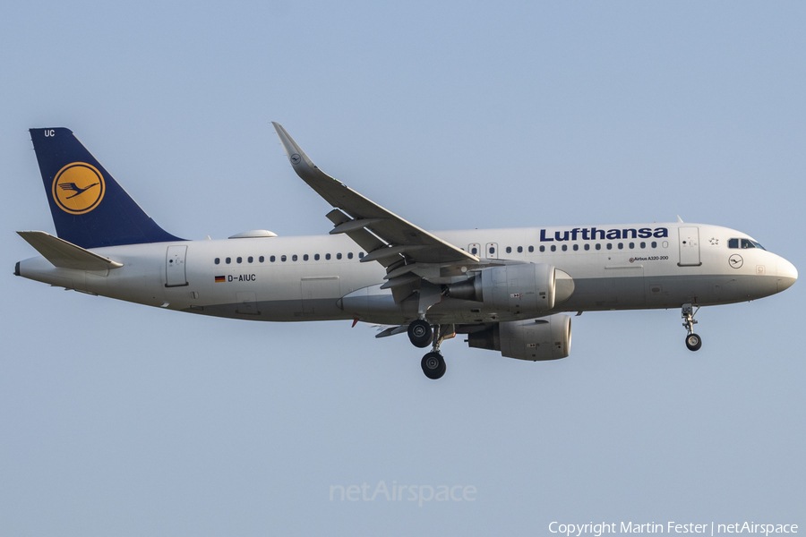 Lufthansa Airbus A320-214 (D-AIUC) | Photo 467881