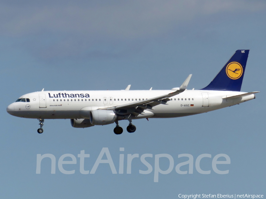 Lufthansa Airbus A320-214 (D-AIUC) | Photo 516481