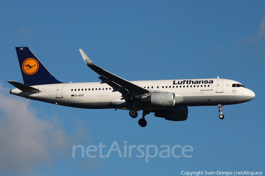Lufthansa Airbus A320-214 (D-AIUC) | Photo 116865