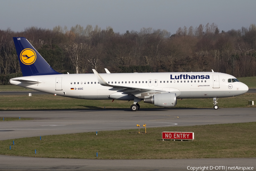 Lufthansa Airbus A320-214 (D-AIUC) | Photo 434873