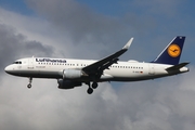 Lufthansa Airbus A320-214 (D-AIUC) at  Hamburg - Fuhlsbuettel (Helmut Schmidt), Germany