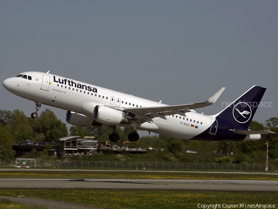 Lufthansa Airbus A320-214 (D-AIUC) | Photo 601675