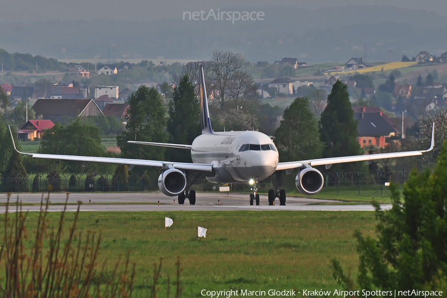 Lufthansa Airbus A320-214 (D-AIUC) | Photo 54315