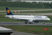 Lufthansa Airbus A320-214 (D-AIUD) at  Birmingham - International, United Kingdom