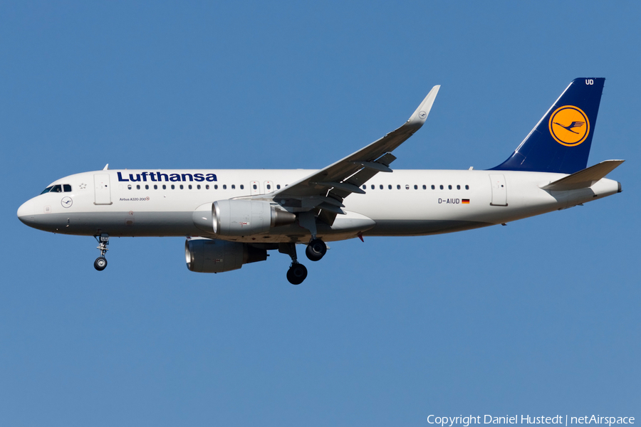 Lufthansa Airbus A320-214 (D-AIUD) | Photo 516072