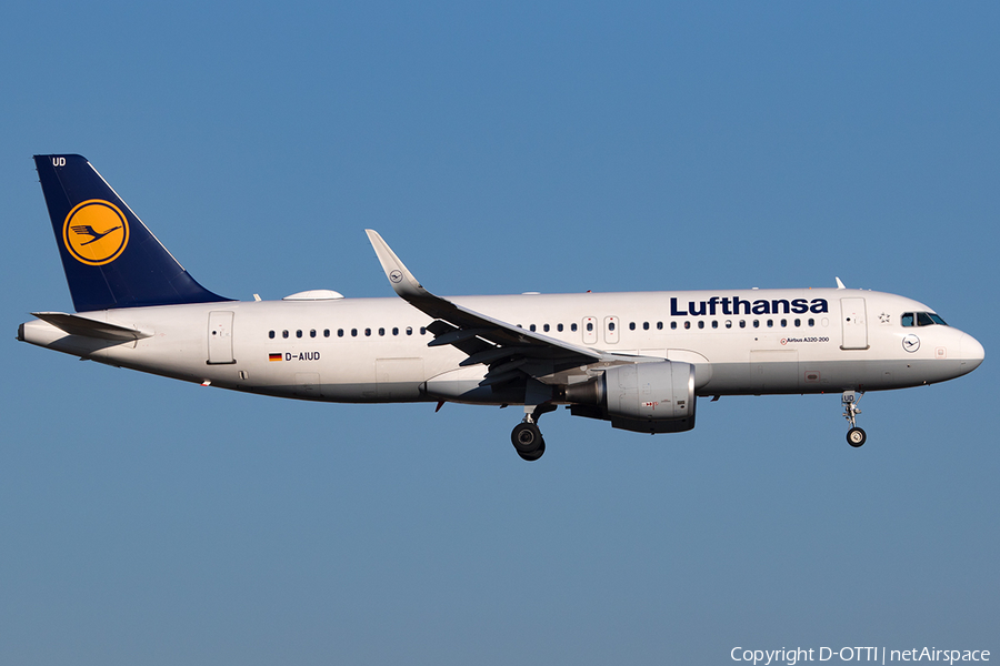 Lufthansa Airbus A320-214 (D-AIUD) | Photo 224178