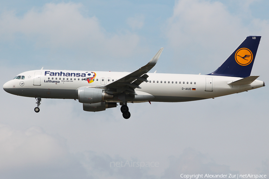 Lufthansa Airbus A320-214 (D-AIUD) | Photo 227896