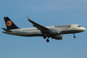 Lufthansa Airbus A320-214 (D-AIUD) at  Frankfurt am Main, Germany