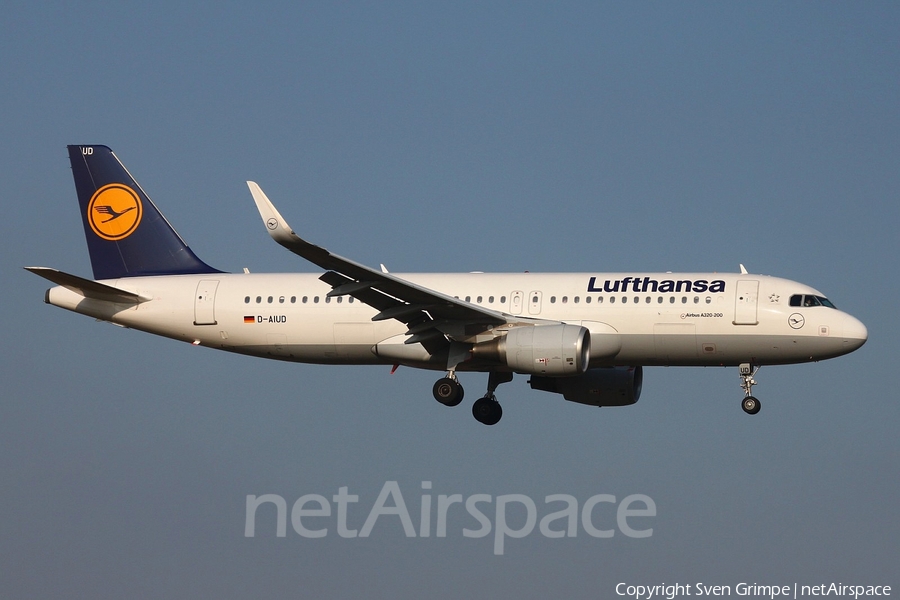 Lufthansa Airbus A320-214 (D-AIUD) | Photo 102165
