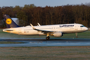 Lufthansa Airbus A320-214 (D-AIUD) at  Hamburg - Fuhlsbuettel (Helmut Schmidt), Germany