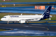 Lufthansa Airbus A320-214 (D-AIUD) at  Hamburg - Fuhlsbuettel (Helmut Schmidt), Germany