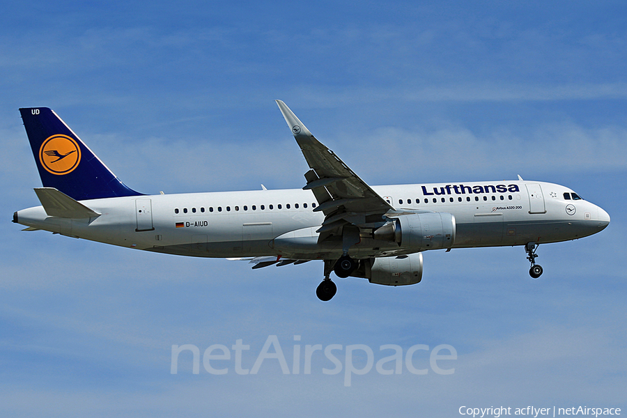 Lufthansa Airbus A320-214 (D-AIUD) | Photo 176239