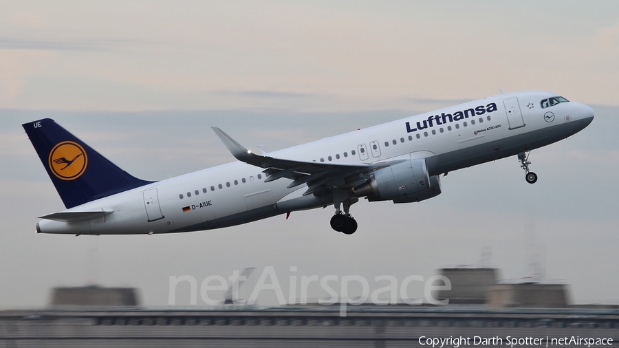Lufthansa Airbus A320-214 (D-AIUE) | Photo 220392