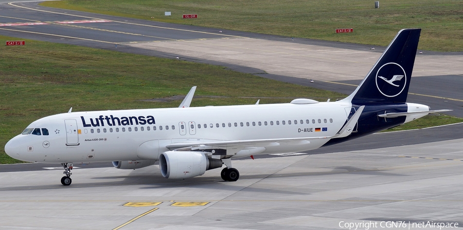 Lufthansa Airbus A320-214 (D-AIUE) | Photo 677470