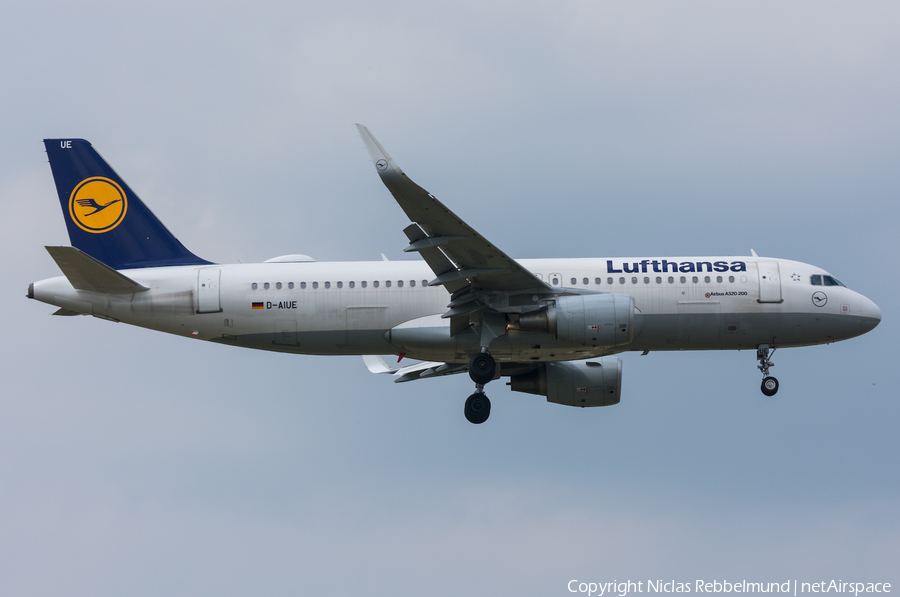 Lufthansa Airbus A320-214 (D-AIUE) | Photo 258771