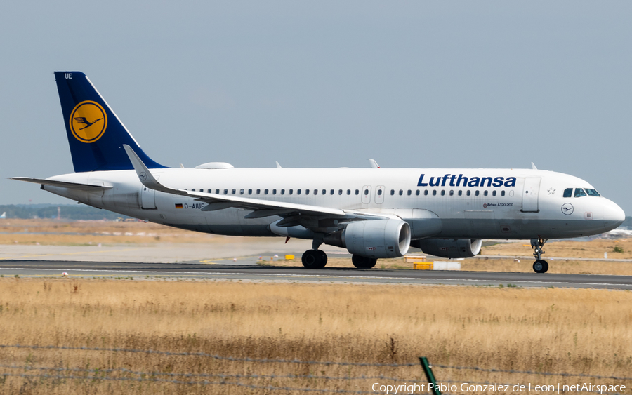 Lufthansa Airbus A320-214 (D-AIUE) | Photo 337084