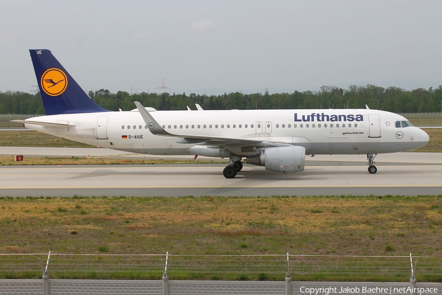 Lufthansa Airbus A320-214 (D-AIUE) | Photo 349246