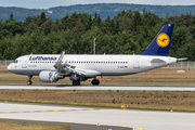 Lufthansa Airbus A320-214 (D-AIUE) at  Frankfurt am Main, Germany