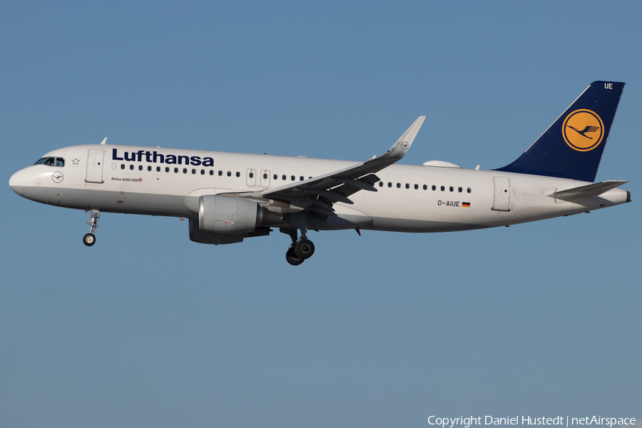 Lufthansa Airbus A320-214 (D-AIUE) | Photo 414599