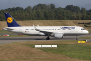 Lufthansa Airbus A320-214 (D-AIUE) at  Hamburg - Fuhlsbuettel (Helmut Schmidt), Germany