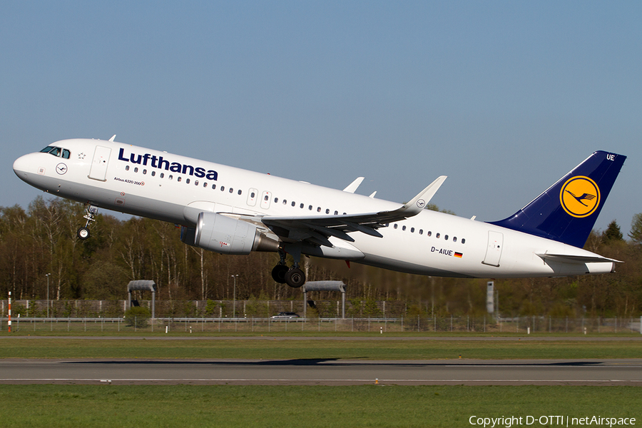 Lufthansa Airbus A320-214 (D-AIUE) | Photo 492393