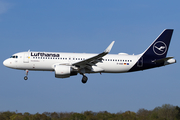 Lufthansa Airbus A320-214 (D-AIUE) at  Hamburg - Fuhlsbuettel (Helmut Schmidt), Germany