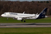 Lufthansa Airbus A320-214 (D-AIUE) at  Hamburg - Fuhlsbuettel (Helmut Schmidt), Germany