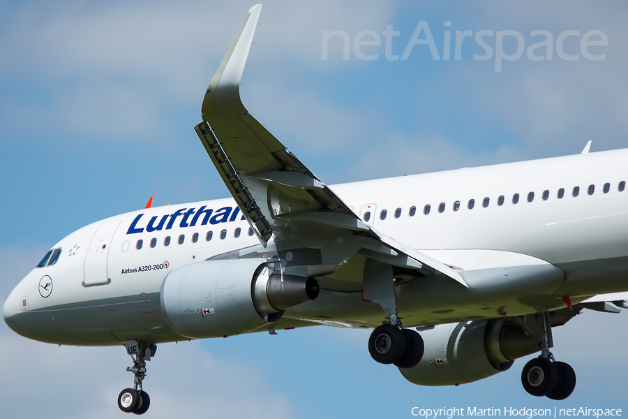 Lufthansa Airbus A320-214 (D-AIUE) | Photo 49834