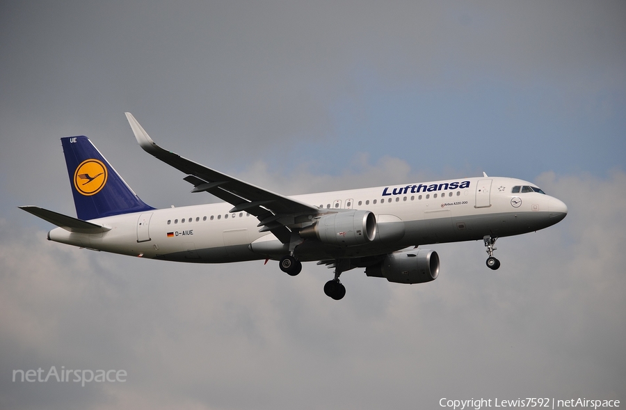 Lufthansa Airbus A320-214 (D-AIUE) | Photo 55738