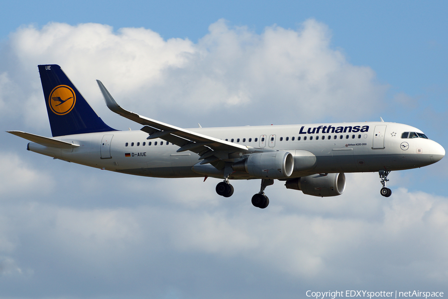 Lufthansa Airbus A320-214 (D-AIUE) | Photo 277050
