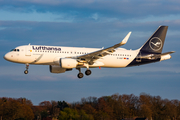 Lufthansa Airbus A320-214 (D-AIUF) at  Hamburg - Fuhlsbuettel (Helmut Schmidt), Germany