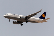 Lufthansa Airbus A320-214 (D-AIUF) at  Luqa - Malta International, Malta