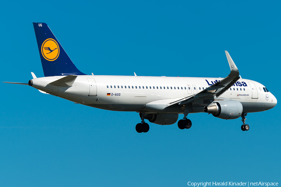 Lufthansa Airbus A320-214 (D-AIUG) | Photo 297104