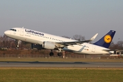 Lufthansa Airbus A320-214 (D-AIUG) at  Hamburg - Fuhlsbuettel (Helmut Schmidt), Germany