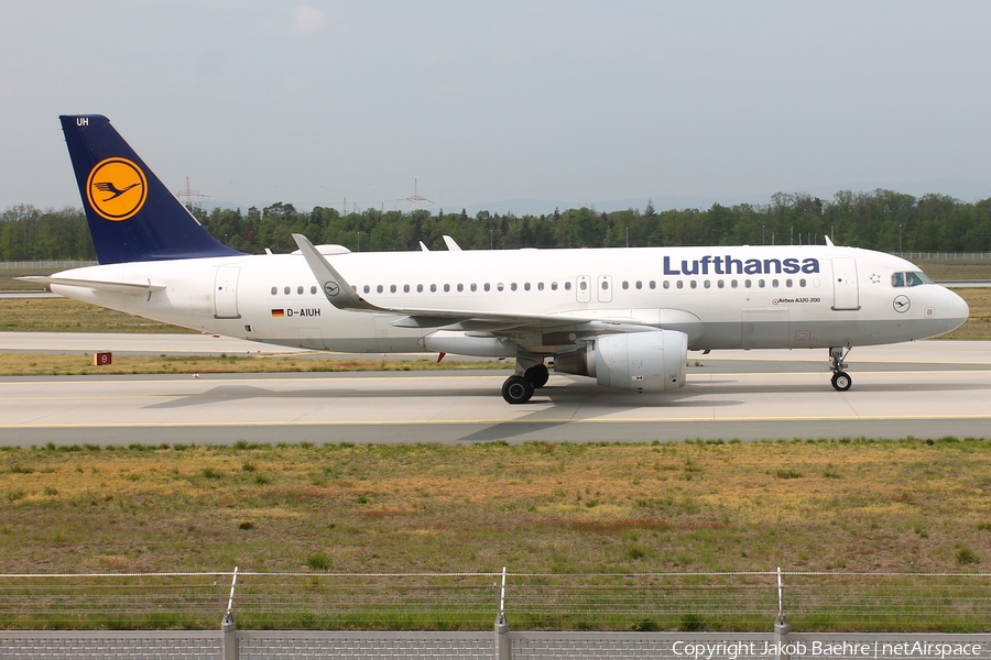 Lufthansa Airbus A320-214 (D-AIUH) | Photo 349247