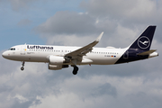 Lufthansa Airbus A320-214 (D-AIUH) at  Frankfurt am Main, Germany