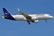 Lufthansa Airbus A320-214 (D-AIUH) at  Frankfurt am Main, Germany