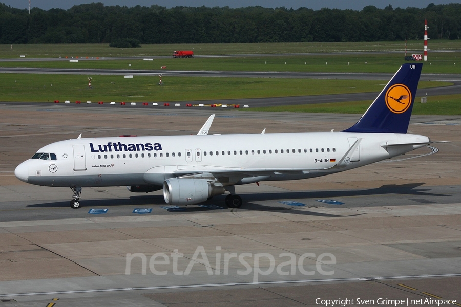 Lufthansa Airbus A320-214 (D-AIUH) | Photo 110362
