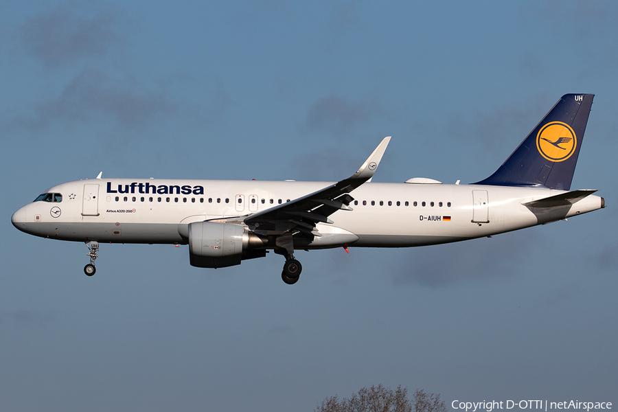 Lufthansa Airbus A320-214 (D-AIUH) | Photo 376907