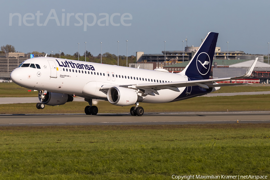 Lufthansa Airbus A320-214 (D-AIUH) | Photo 521382