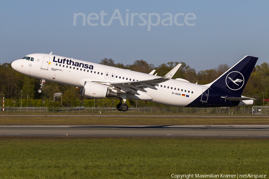 Lufthansa Airbus A320-214 (D-AIUH) | Photo 521383