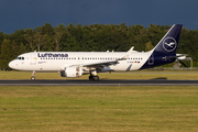 Lufthansa Airbus A320-214 (D-AIUH) at  Hamburg - Fuhlsbuettel (Helmut Schmidt), Germany