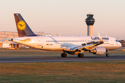 Lufthansa Airbus A320-214 (D-AIUH) at  Manchester - International (Ringway), United Kingdom