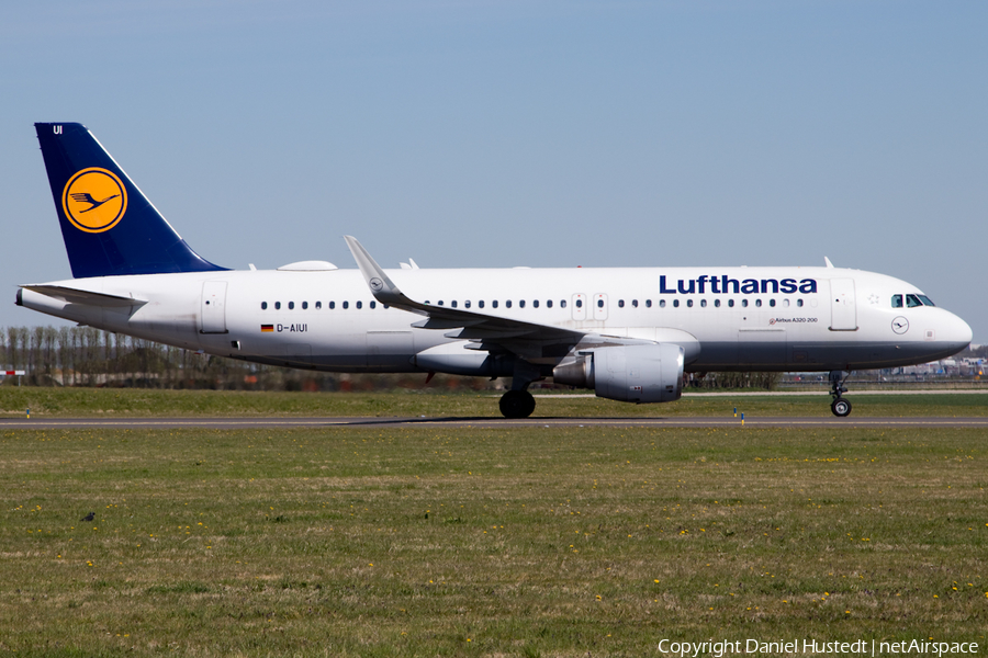 Lufthansa Airbus A320-214 (D-AIUI) | Photo 516287
