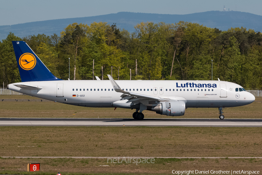 Lufthansa Airbus A320-214 (D-AIUI) | Photo 109891