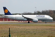 Lufthansa Airbus A320-214 (D-AIUI) at  Frankfurt am Main, Germany