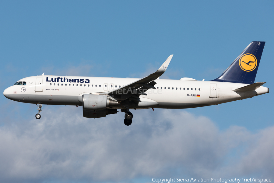 Lufthansa Airbus A320-214 (D-AIUI) | Photo 512735