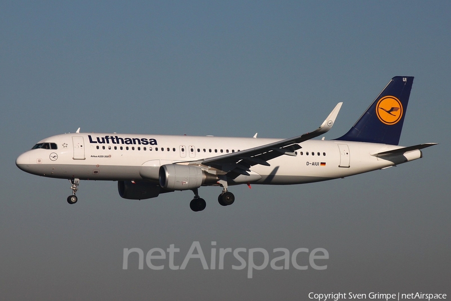 Lufthansa Airbus A320-214 (D-AIUI) | Photo 101646